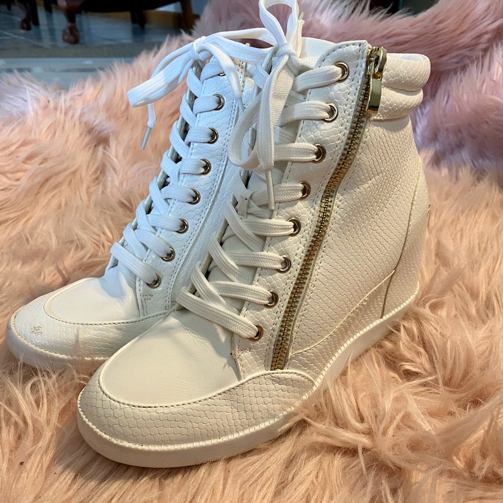Shanta Wedge Sneaker
